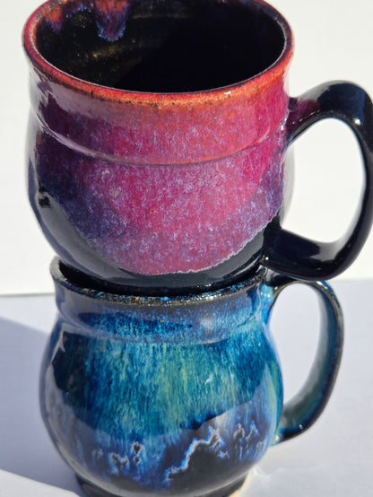 Mug in Raven Red